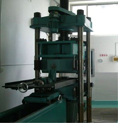 WXJC-3000/5000型微機(jī)控制橡膠支座壓剪試驗(yàn)機(jī)