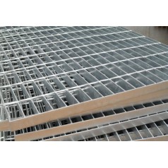 河北鋼格板廠家供應(yīng)鋼格柵板 優(yōu)質(zhì)鋼格柵板 鋼格板規(guī)格重量