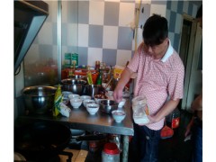 涼拌菜培訓,哪里有紅油涼拌菜技術(shù)學,實體店涼拌菜配方培訓